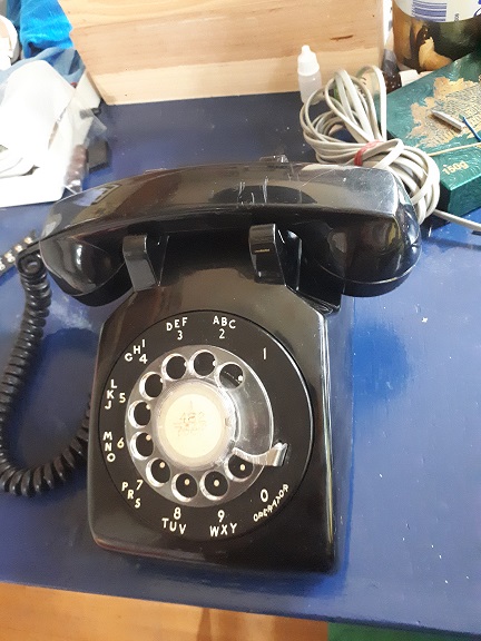 File:SelfAnsweringPhone1.jpg