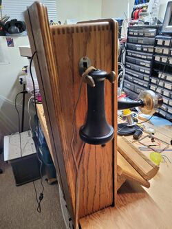 Bunn Phone showing earpiece and receiver